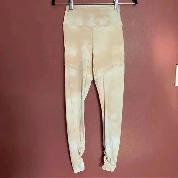 Spiritual Gangster Leggings - Picture 1 of 10